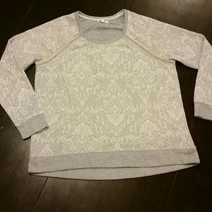 Maurices grey and white top